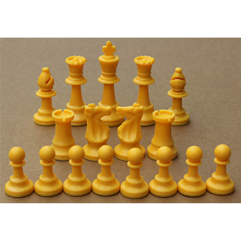 Piezas de ajedrez de plástico  - Board Game Queen reseña y precio