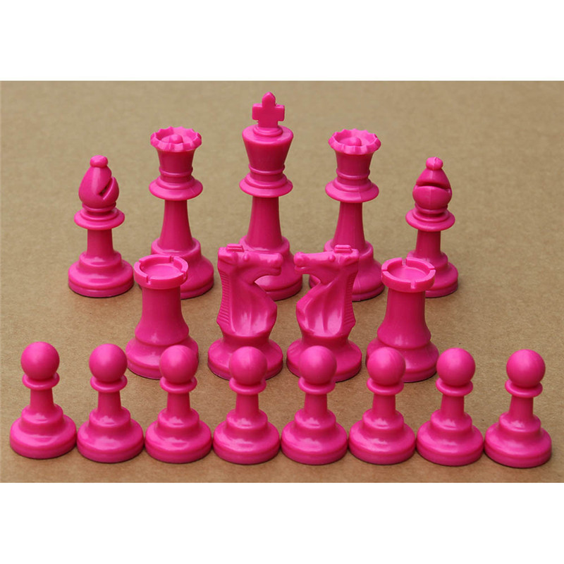 Piezas de ajedrez de plástico  - Board Game Queen reseña y precio