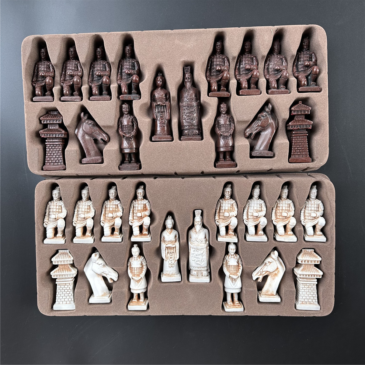 Juego de ajedrez de cuero de L - Board Game Queen reseña y precio