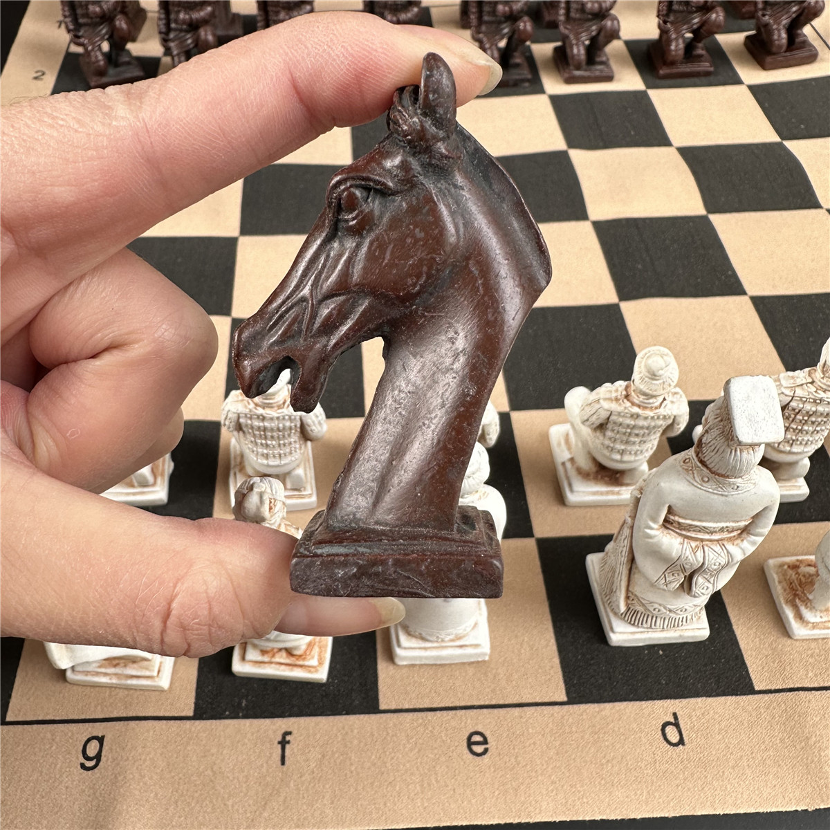 Juego de ajedrez de cuero de L - Board Game Queen reseña y precio